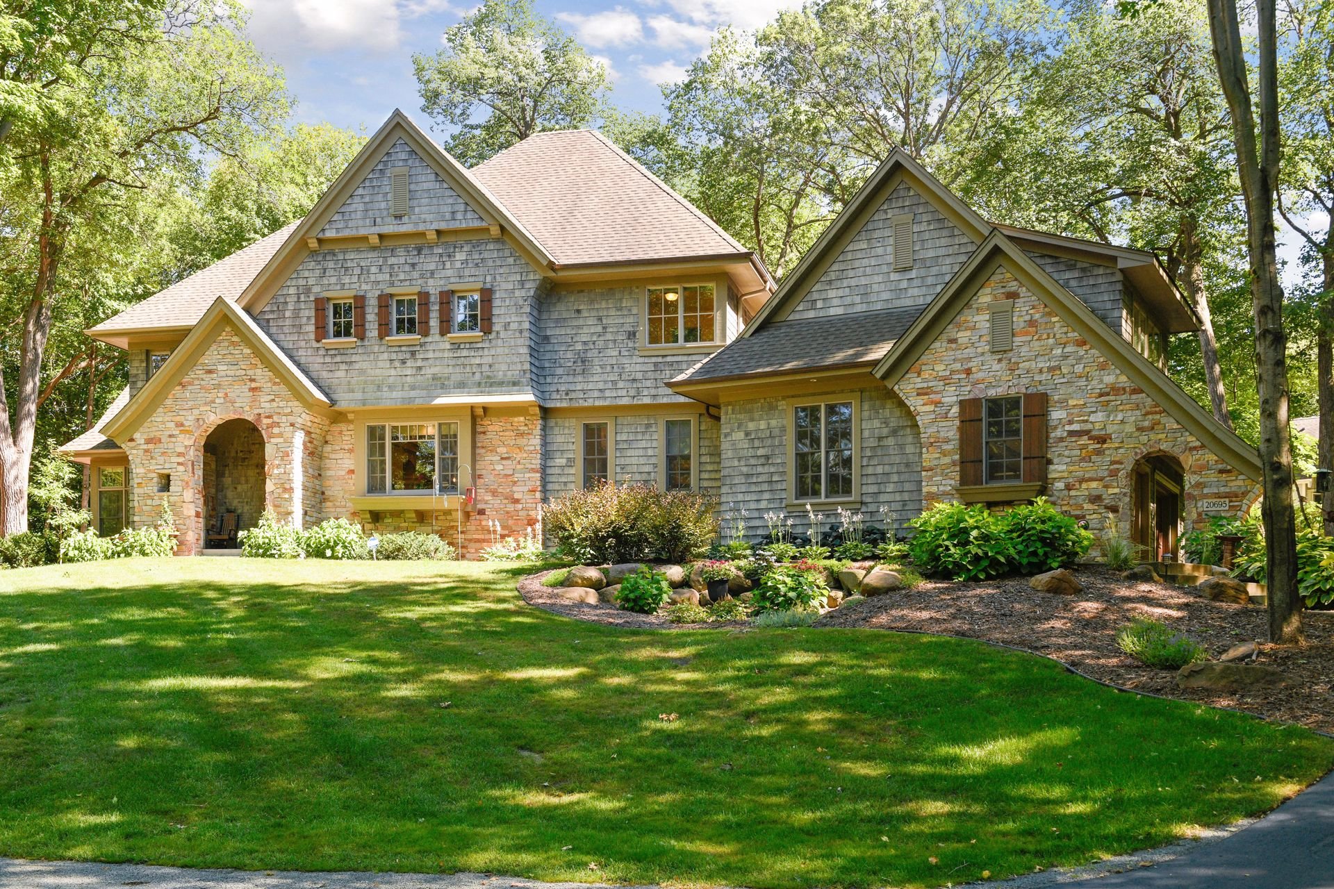 20695 Spencer Lane, Shorewood